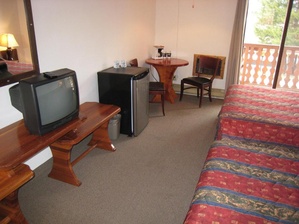 Alpen Motel Radium Hot Springs Quarto foto