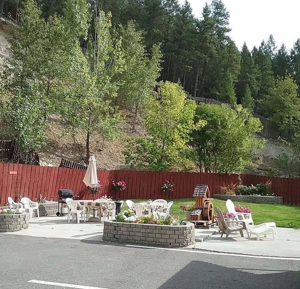 Alpen Motel Radium Hot Springs Exterior foto